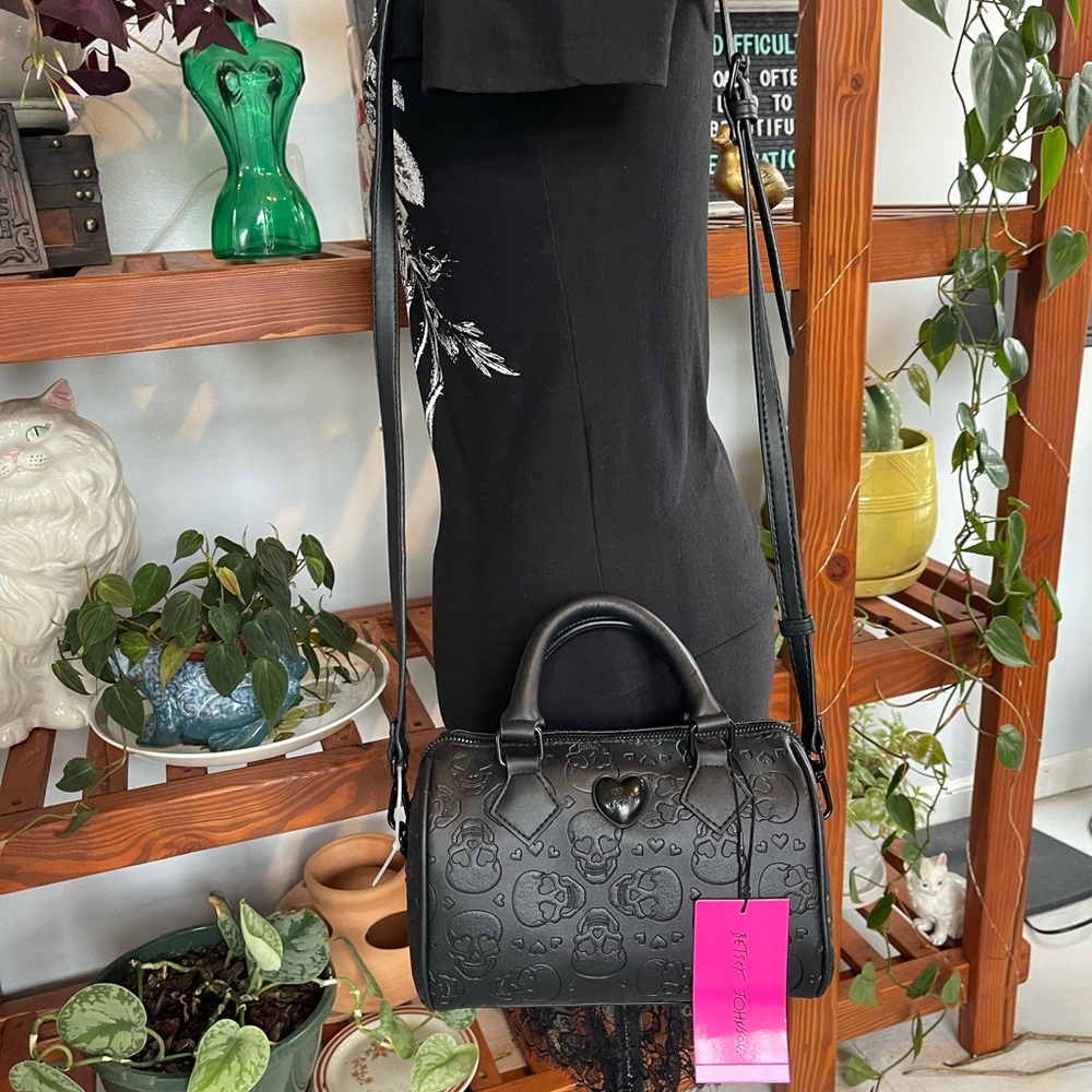 Betsey johnson skull crossbody